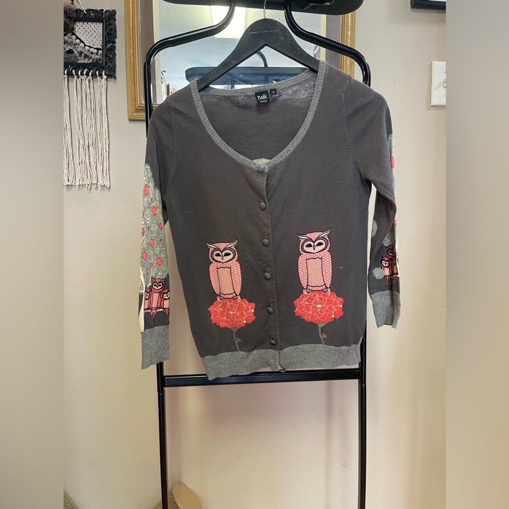 Owl in the family cardigan